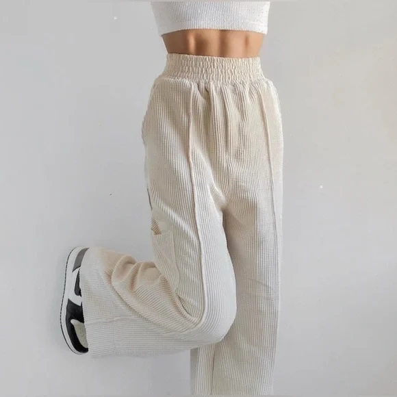 Urban Outfitters Ivory High Waist Flowy Wide-Leg Corduroy Pants. Small. NWT - Picture 4 of 15